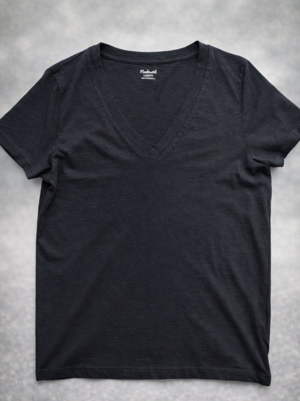Madewell Black V‑Neck Soft Cotton T Shirt Classic Minimalist Capsule Style